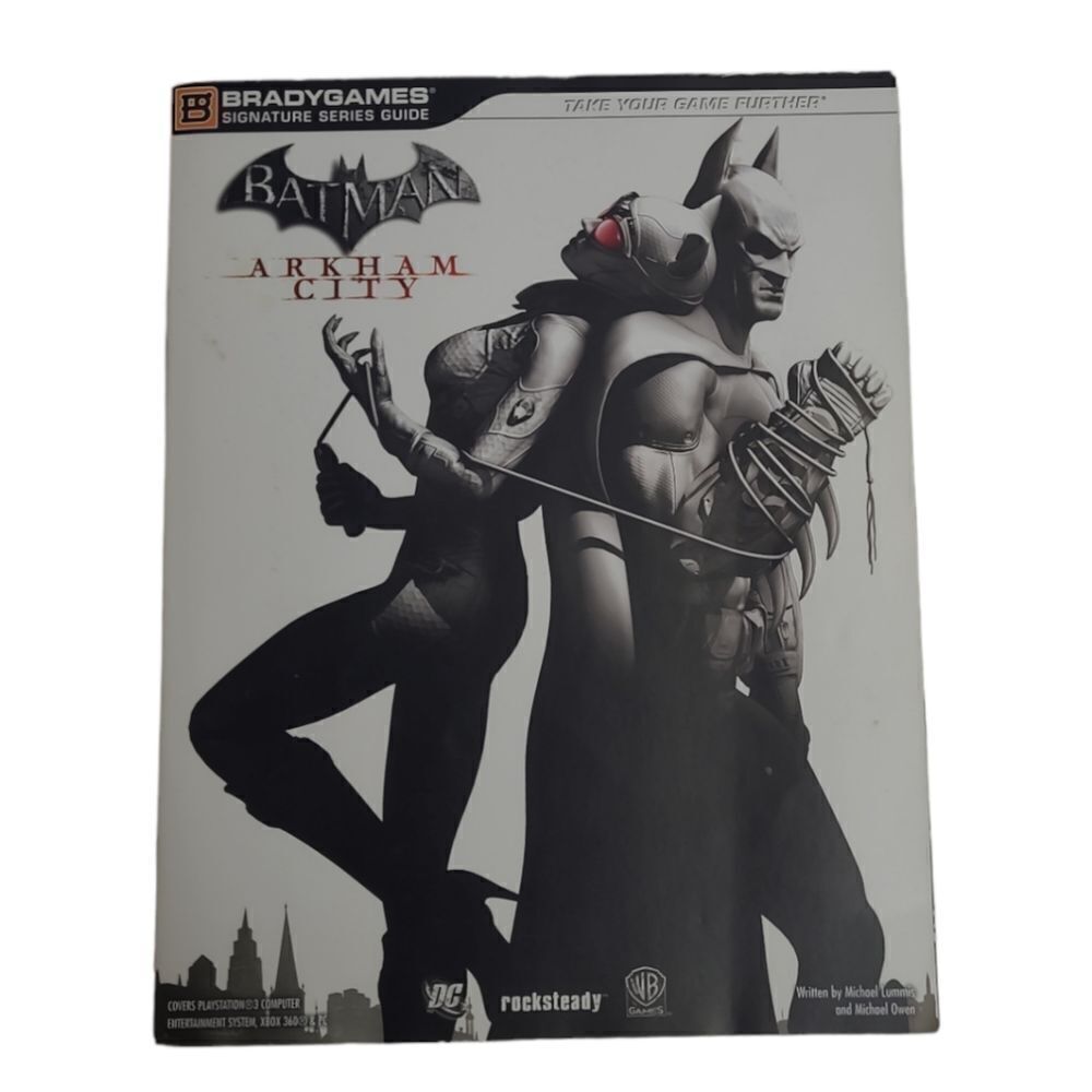 BATMAN Arkham City Brady Games DC signature‎ series guide book video game